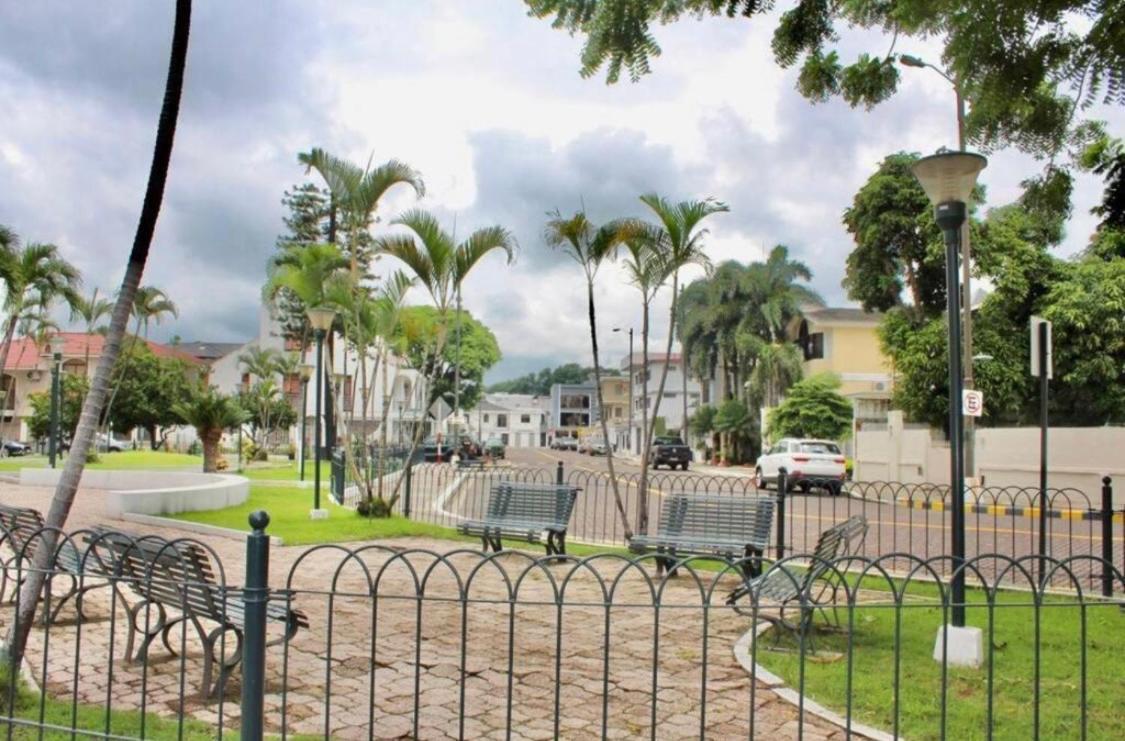 Mega Suite Junto Al San Marino Shopping Guayaquil Eksteriør bilde