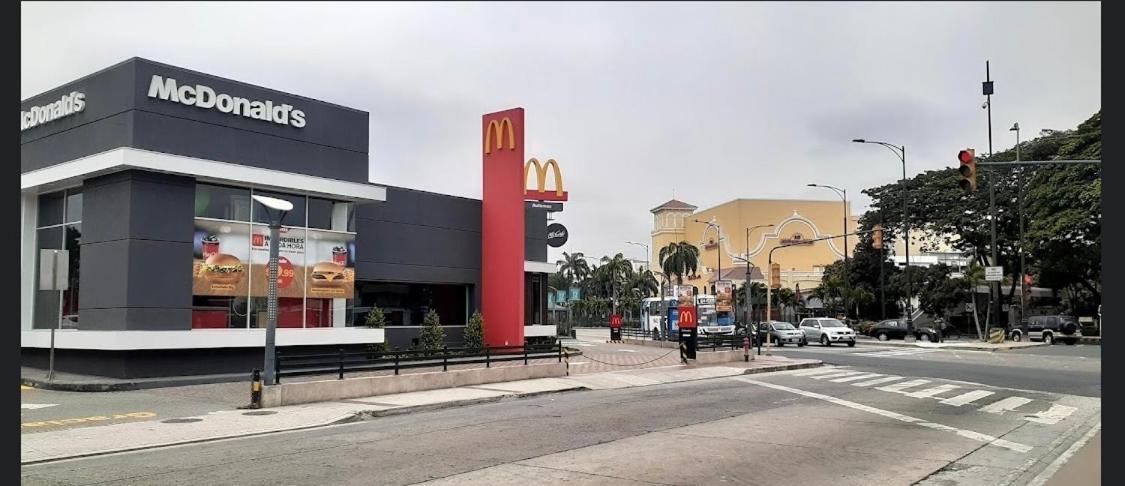 Mega Suite Junto Al San Marino Shopping Guayaquil Eksteriør bilde